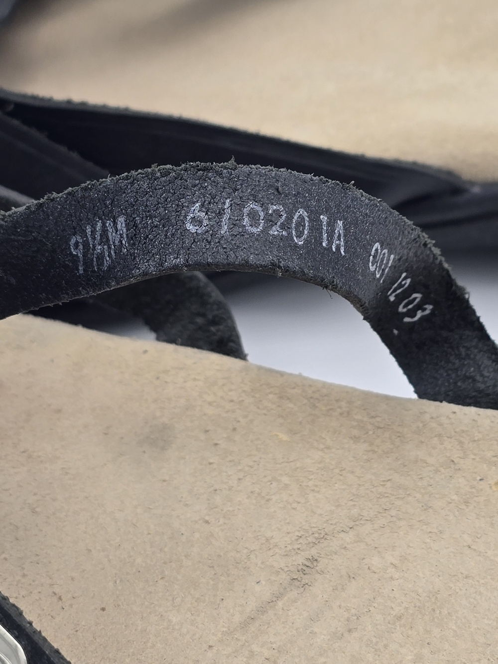 G.H. Bass & Co. Black Strappy Slide Sandals 9.5 Comfort Vacation Casual Beach - Picture 5 of 7
